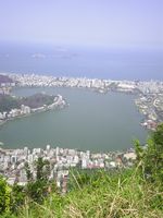 Vanaf het christusbeeld richting de lagune en Ipanema